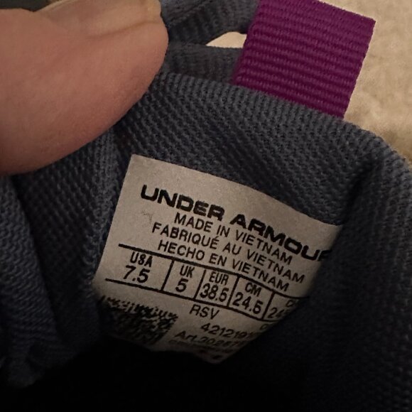 Womens `Under Armour Charged Verssert SPKLE size 7.5 - Picture 8 of 8